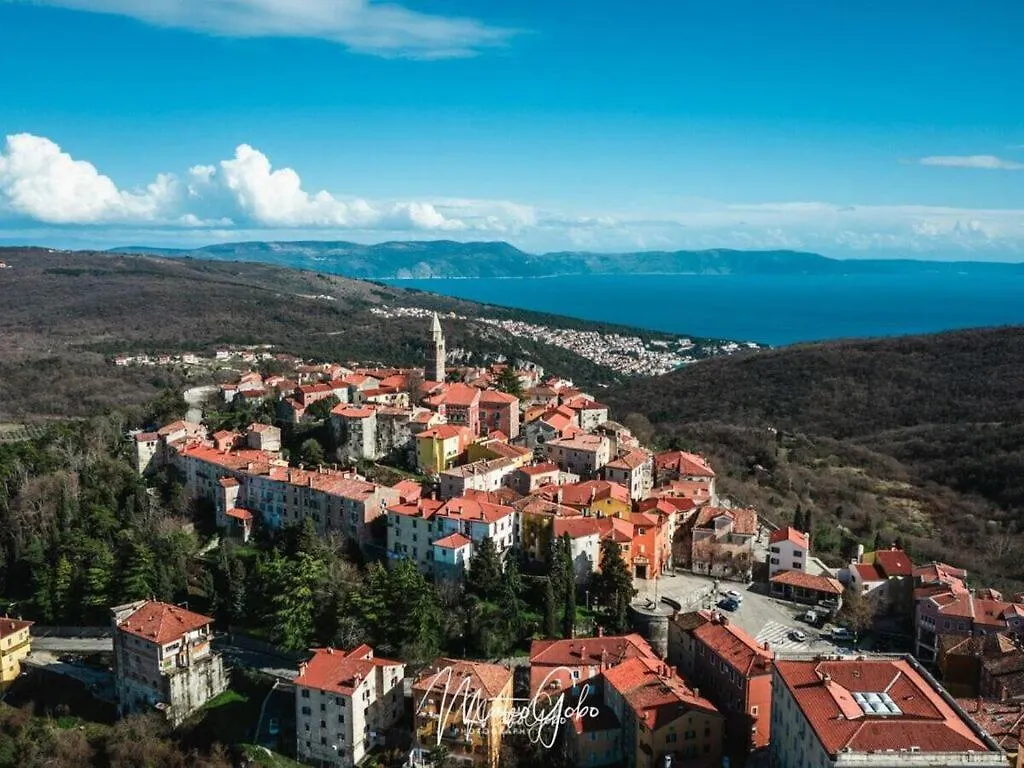 Villa Dina Comfortable Holiday Residence Labin   Labin (Istria)