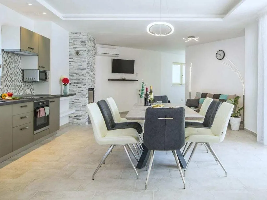 Villa Dina Comfortable Holiday Residence Labin (Istria)