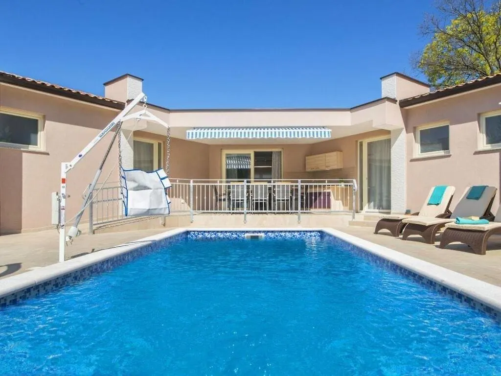 Villa Dina Comfortable Holiday Residence Labin (Istria)