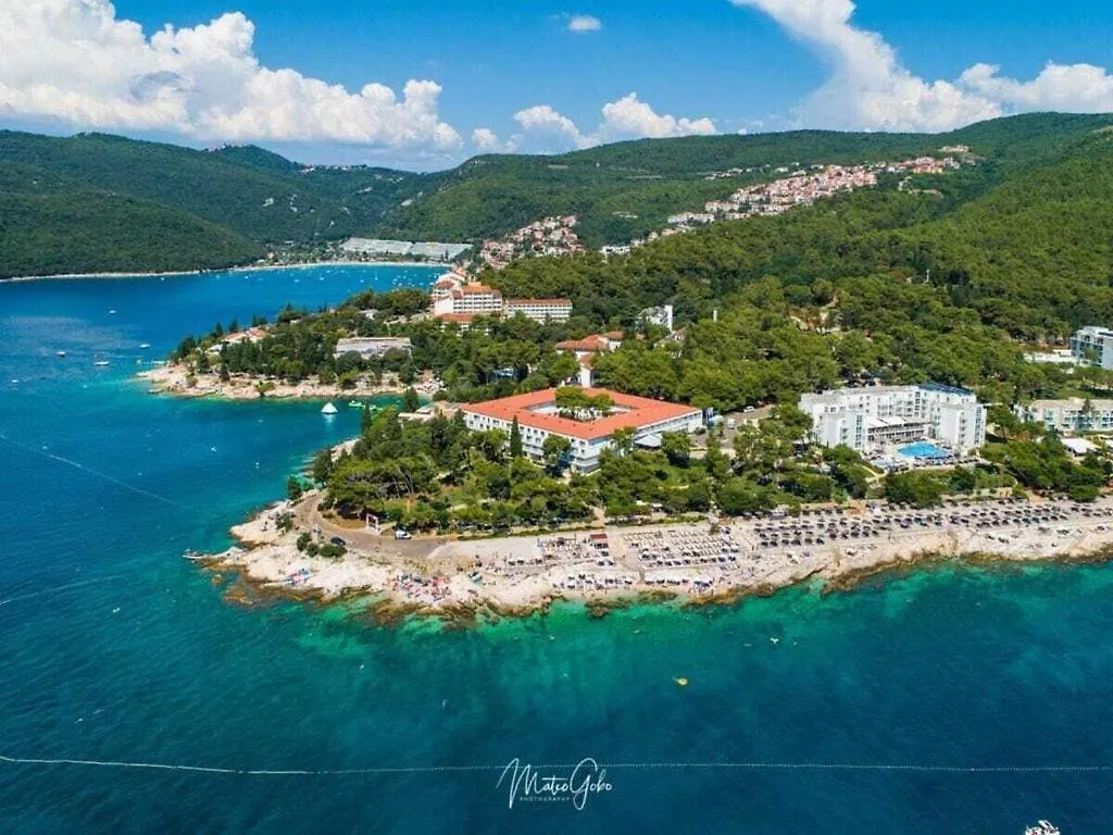 Villa Dina Comfortable Holiday Residence
